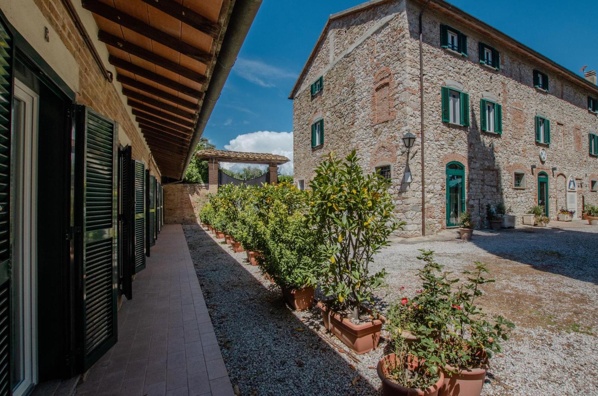 Razza Del Casalone Guest House Grosseto Exterior photo